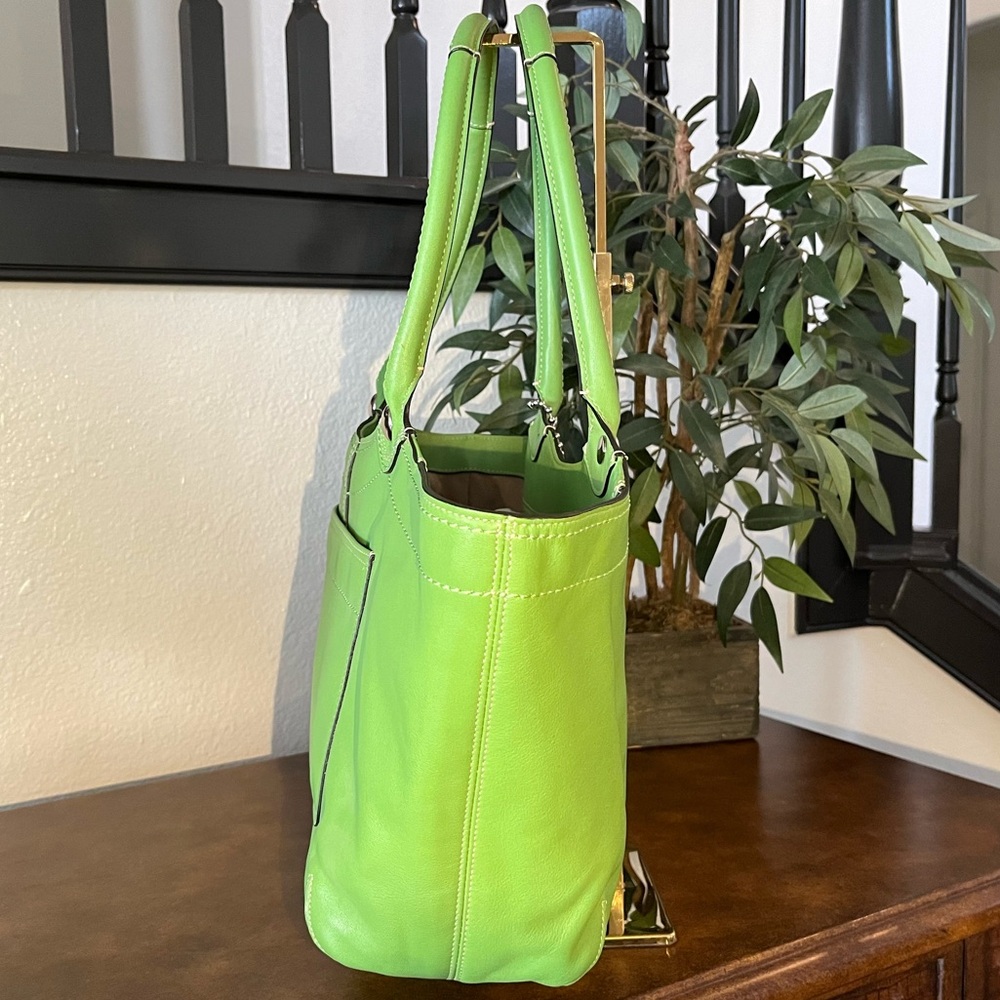 New COACH Bleecker Tote, Palm Green No. F14383 - Picture 4 of 13